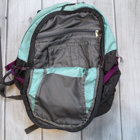The North Face Women’s Recon Backpack - Picture 3 of 9